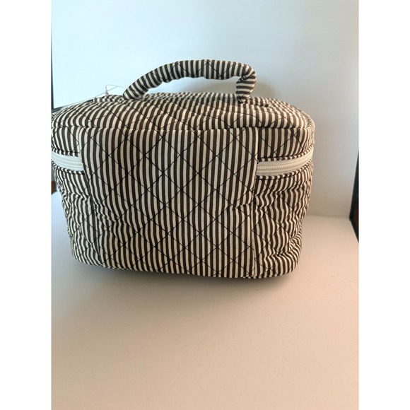 Wild Fable Brown Striped Quilted Makeup Travel Bag - NWT - Picture 6 of 6